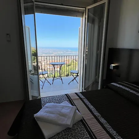 Jenka 4* Caltabellotta