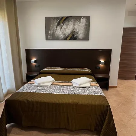 ゲストハウス Jenka 4*